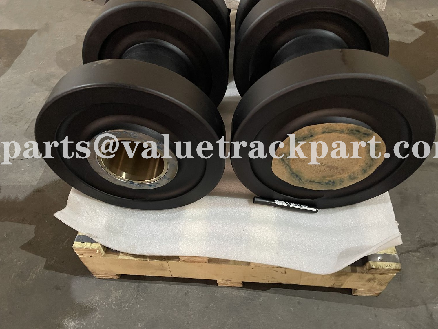 crawler crane track roller.jpg