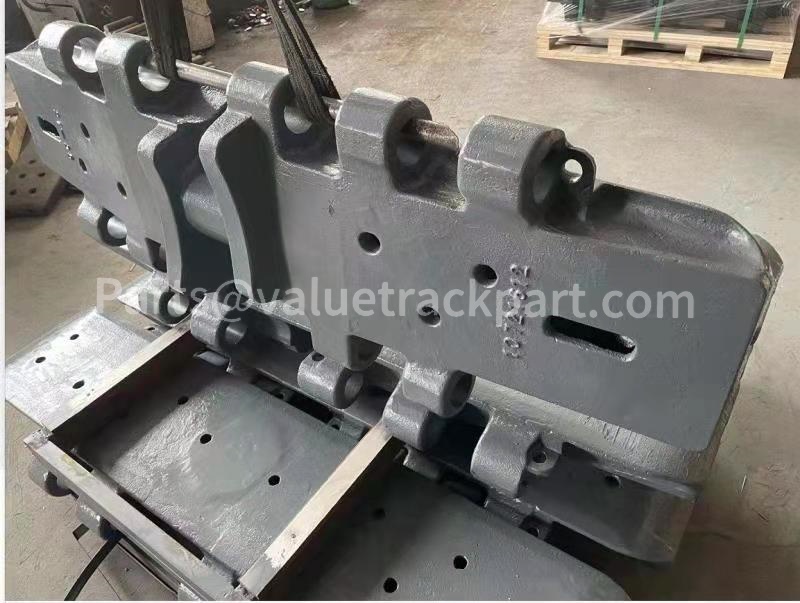 CC2800 Track Shoe with 2 Meter Back.jpg