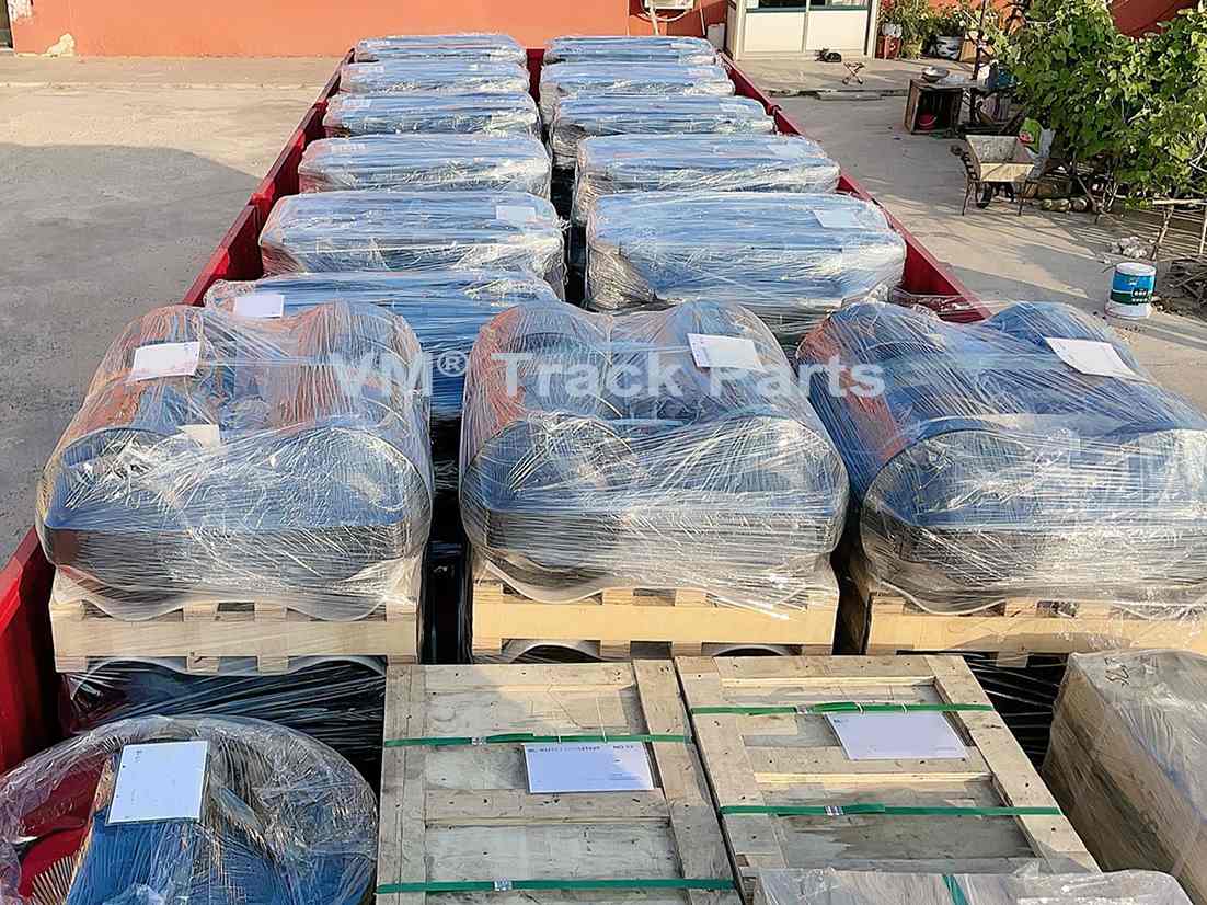 Best Kobelco CKS2500 crane undercarriage parts delivery .jpg