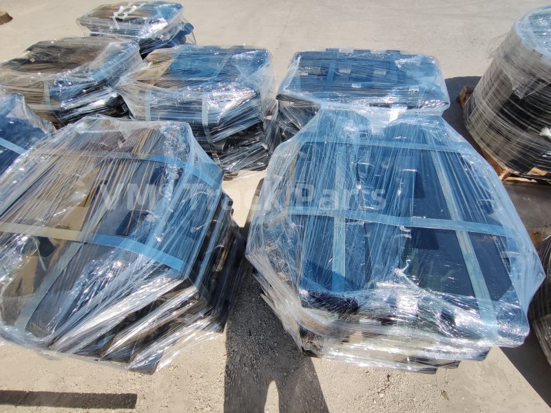 Link-Belt LS138H5 Crane Undercarriage Parts.jpg